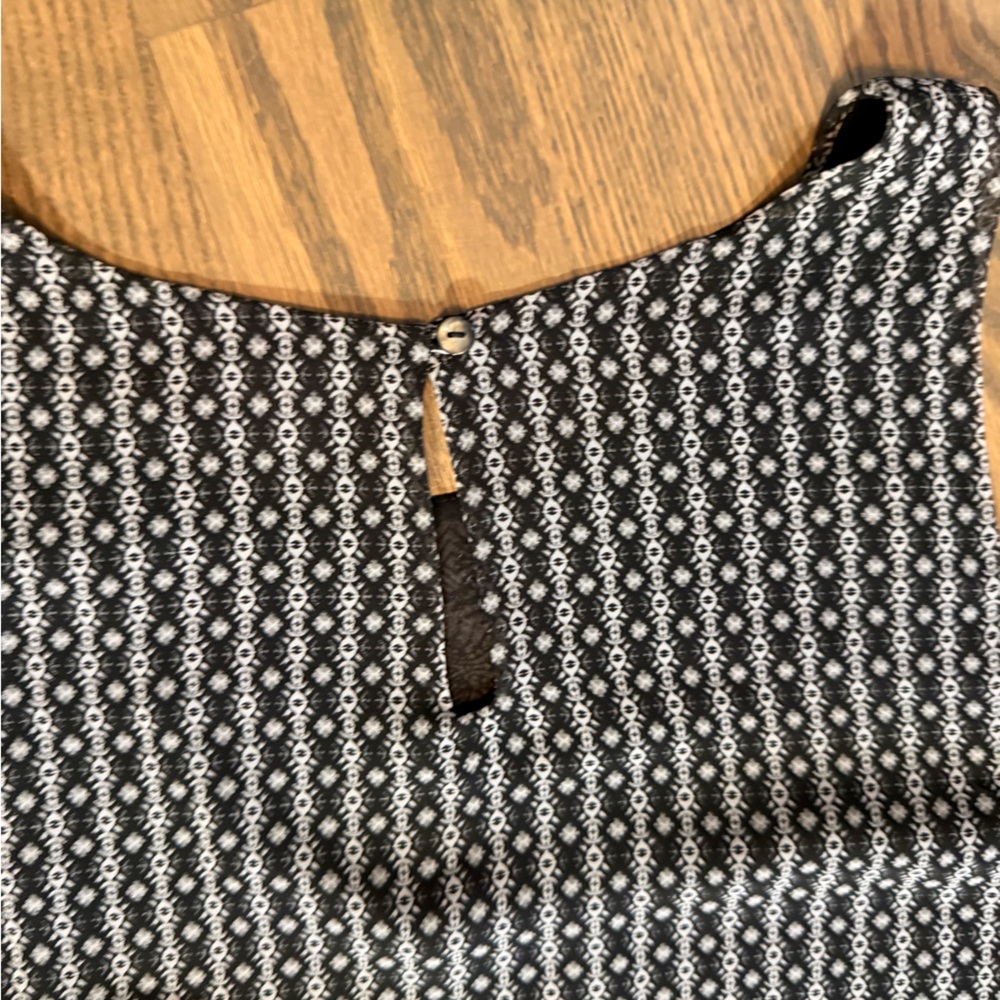 Max Studio Black and white Tank Top - Picture 5 of 5